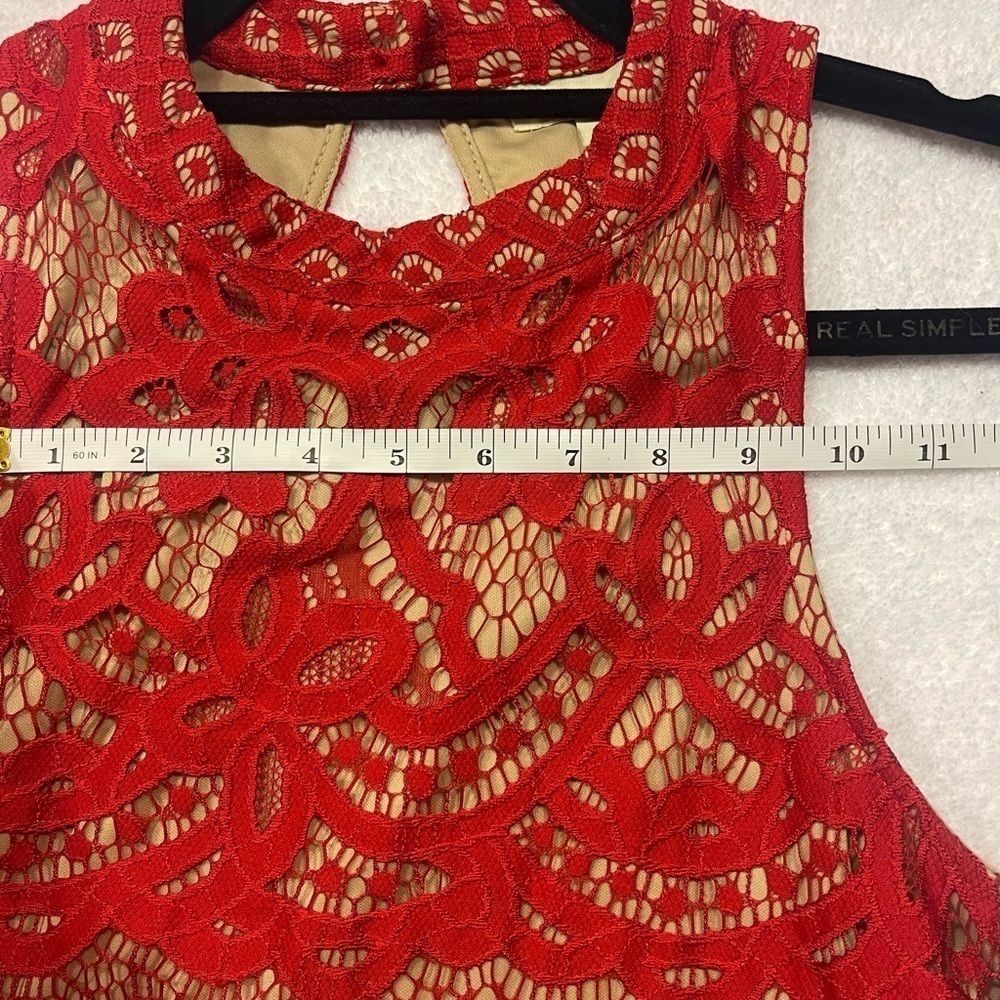 Francesca’s L dress never worn.. great shape! Red/light brown unique pattern - Picture 5 of 7